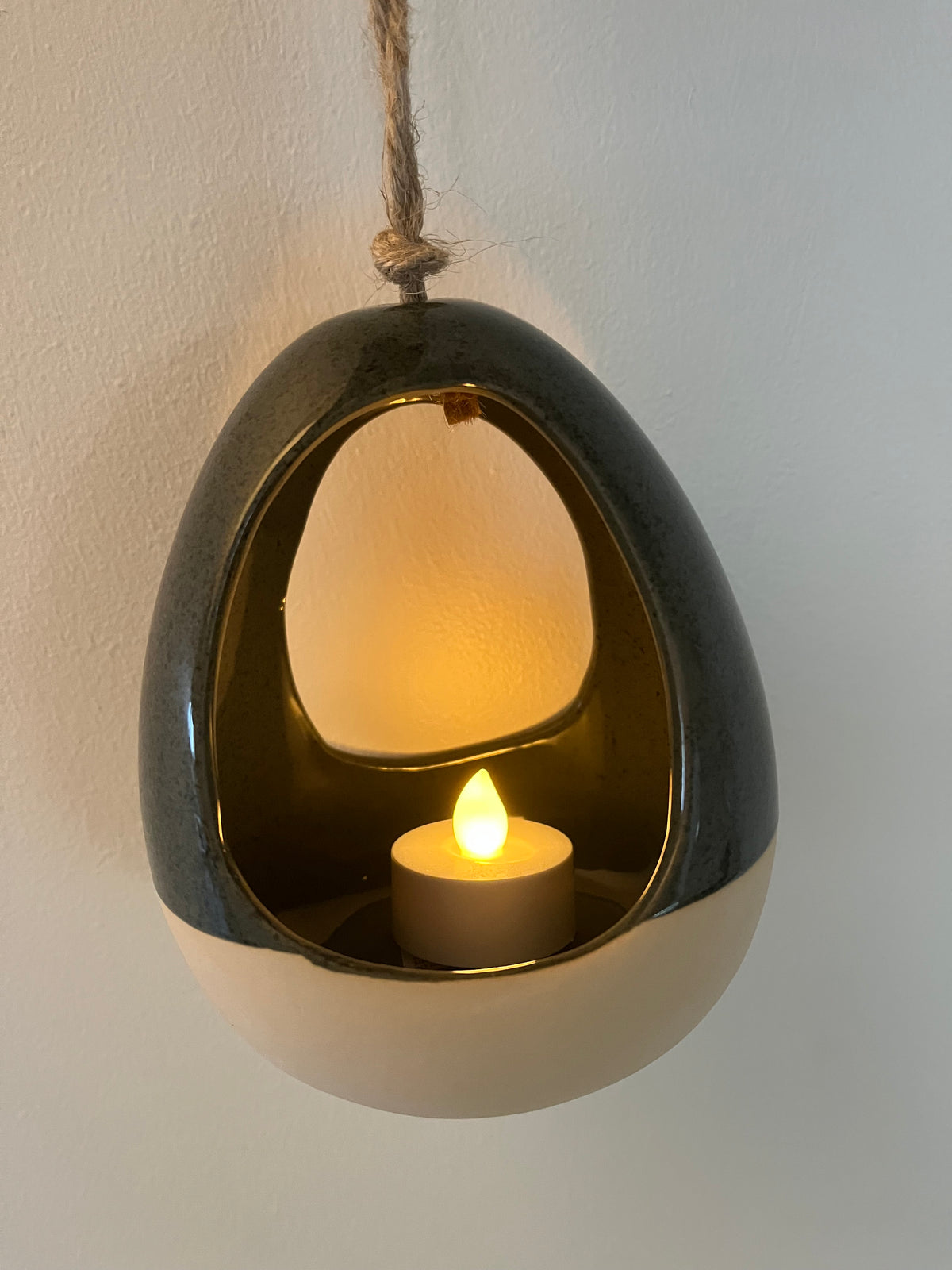 Hængende keramiklanterne – Organisk hygge til hjemmet ✨