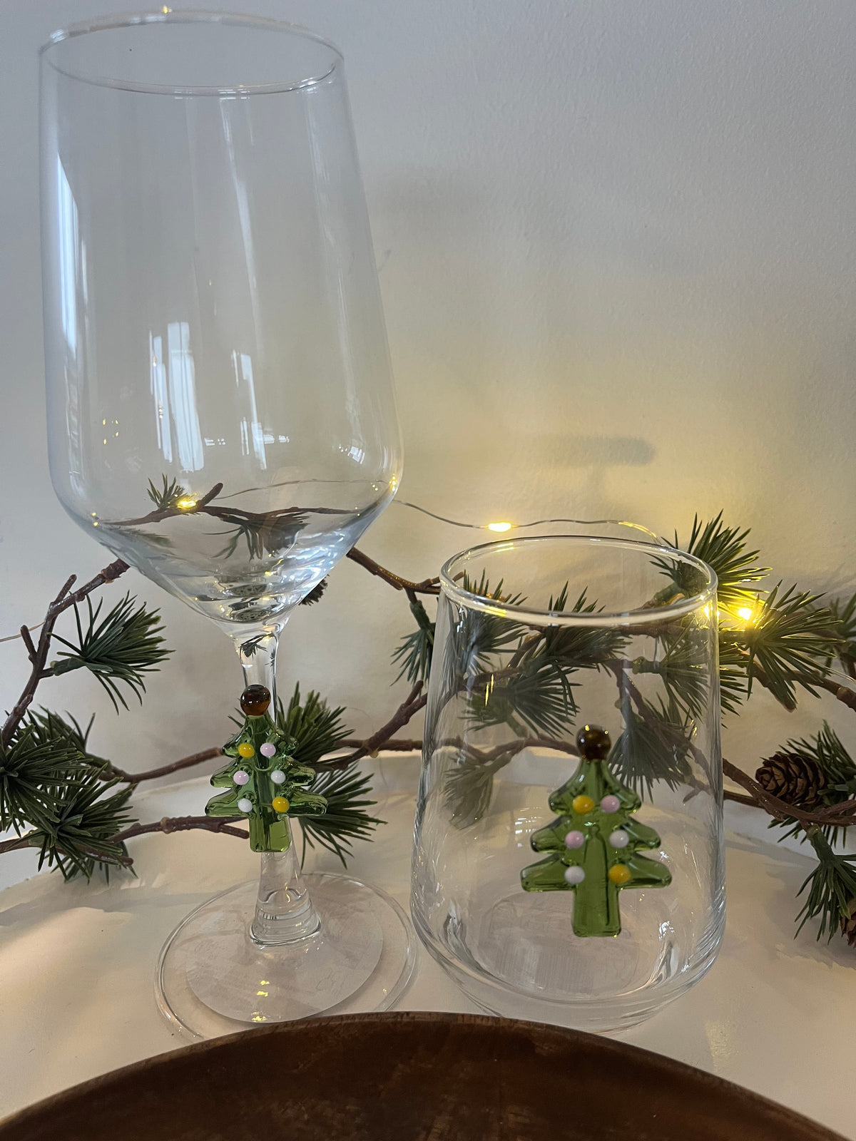 Vandglas med juletræ – Gør julebordet helt unikt 🎄✨