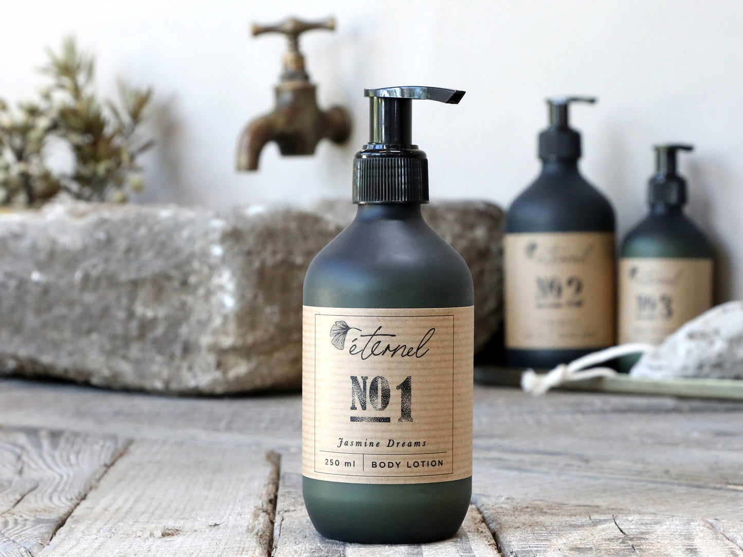 Éternel Body Lotion No. 4, 250 ml White Tea, findes også i duften Lemongrass og Jasmine Dreams - vegansk