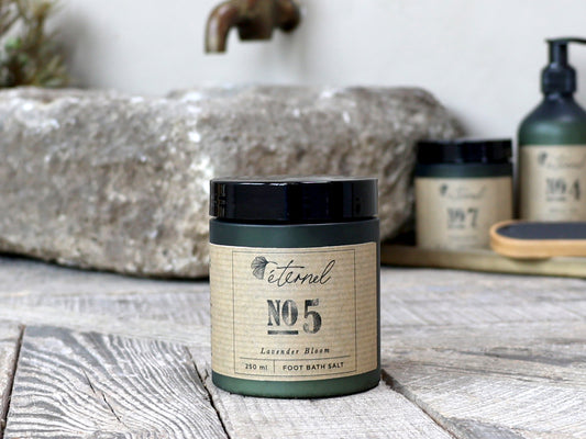 Éternel Fodbadesalt No. 5, 250 ml Lavender Bloom (Lavendel), findes også i duften Peppermint (Pebermynte) - Vegansk