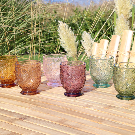 Saint-Émilion Vandglas m. mønster H10/Ø8 cm assorterede farver i designet "Blomst" - Prisen er for 6 glas