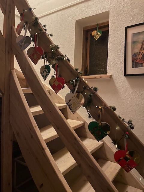 Håndflettede julehjerter